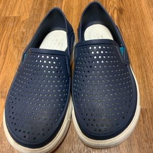 Crocs iconic fit slip on